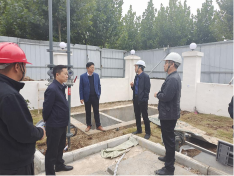 10.9（石化公司）市產(chǎn)業(yè)集團(tuán)黨委書記、董事長劉培建一行蒞臨石化公司金頂山路加油站調(diào)研指導(dǎo)工作151.png