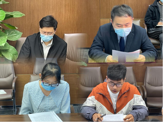 0428新聞稿-駐馬店市產(chǎn)業(yè)投資集團(tuán)有限公司召開(kāi)“青春向黨、奮斗強(qiáng)國(guó)”五四青年節(jié)主題座談交流會(huì)311.png