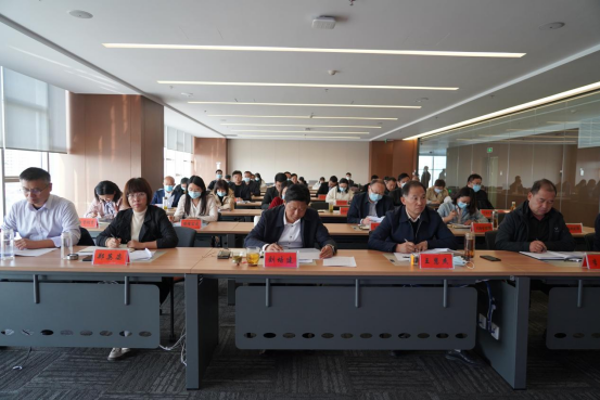 新聞稿：駐馬店市產(chǎn)業(yè)投資集團(tuán)有限公司召開“決戰(zhàn)決勝第四季度、奮力沖刺全年目標(biāo)”部署動(dòng)員會(huì)（陳主任、主席修改版）981.png